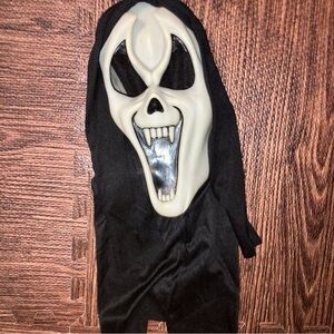Ghostface Vintage scream ghost face mask horror Fun world Easter unlimited retro
